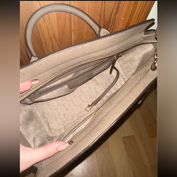 Michael Kors Selma leather purse - Picture 3 of 6